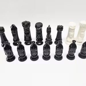 Duncan Medieval Porcelain Vintage 4” Black and White Chess Replacement Pieces
